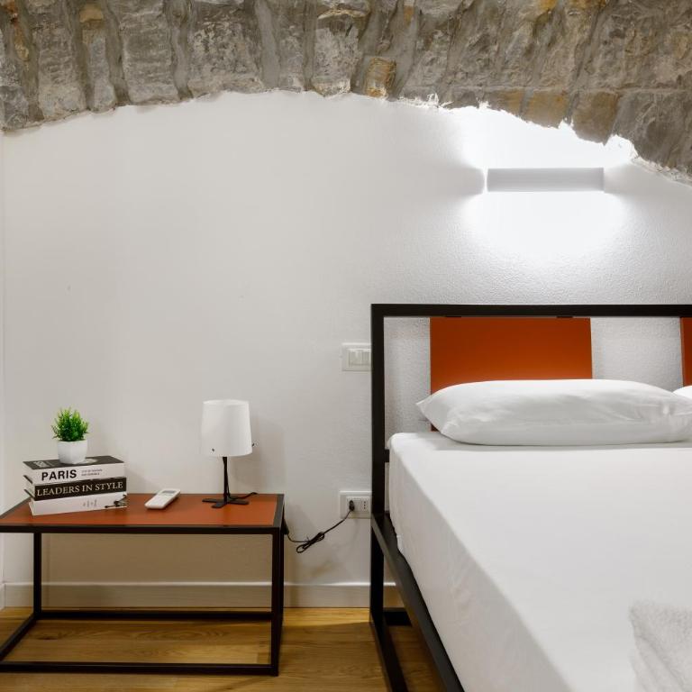 Tra bora e poesia, casa Baudelaire a Trieste - Appartamento con 2 Camere da Letto - 1