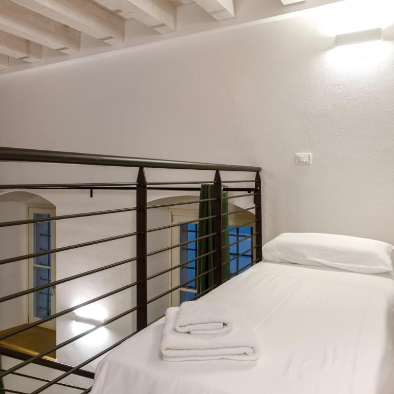 Tra bora e poesia, casa Baudelaire a Trieste - Appartamento con 2 Camere da Letto - 21
