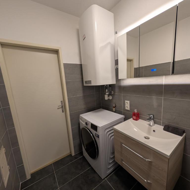 Flataid Apartment Obere Bahnstraße - Grazer Messe - Superior Apartment - 2