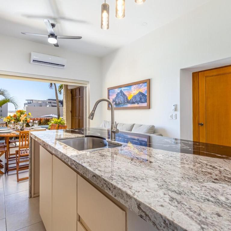 Beachfront luxury Condo w Pool - Apartamento de 1 dormitorio - 3
