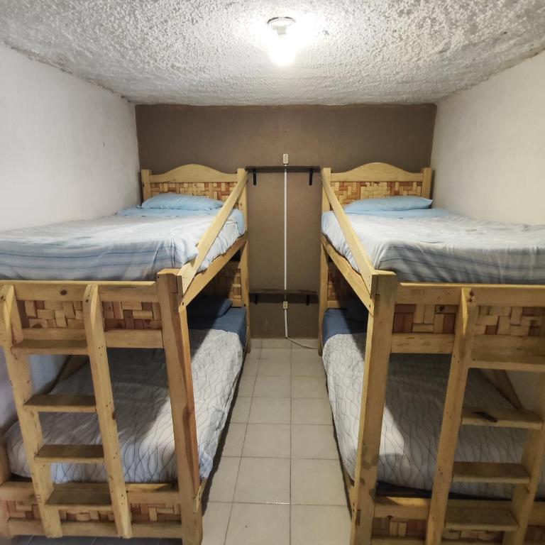 Hostal IKAL - Mixed Dormitory Room - 1
