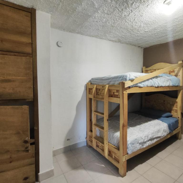 Hostal IKAL - Mixed Dormitory Room - 3