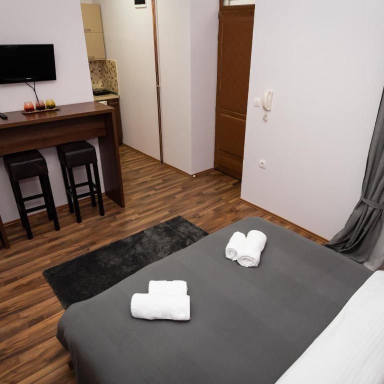 Jasha Apartments - Standardna Dvokrevetna Soba sa Bračnim Krevetom - 2