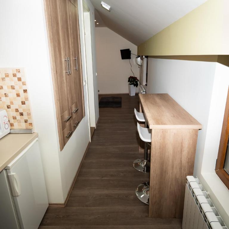 Jasha Apartments - Standardna Soba sa King-sajz Krevetom - 4