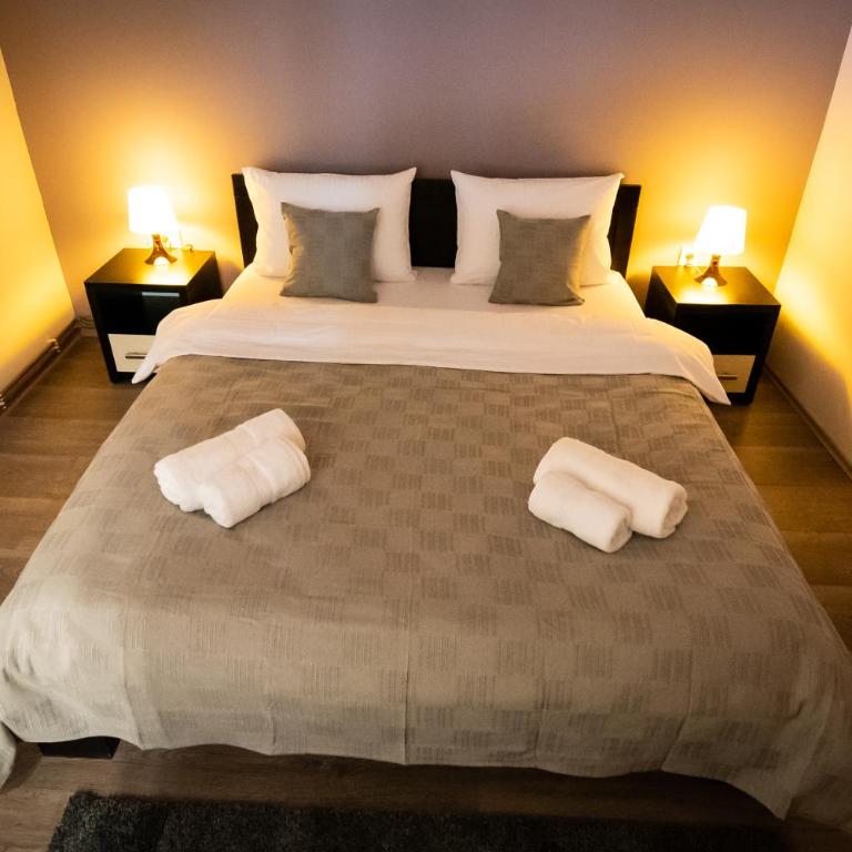 Jasha Apartments - Četvorokrevetna Soba sa Kupatilom - 4