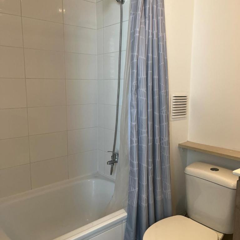 Apartamento en Concepción con vista al Biobío - Three-Bedroom Apartment - 13
