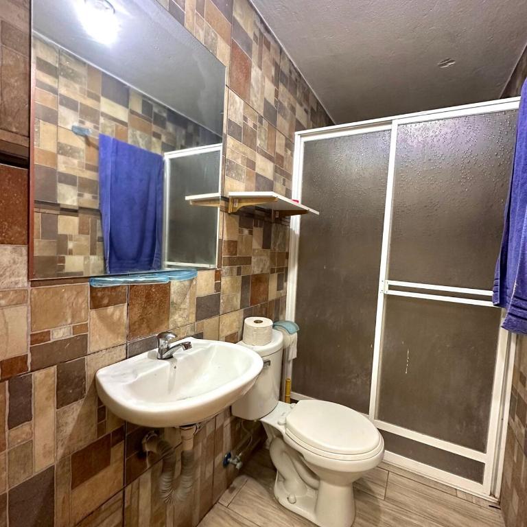 Spacious apartment in Quito - Three-Bedroom Apartment - 3