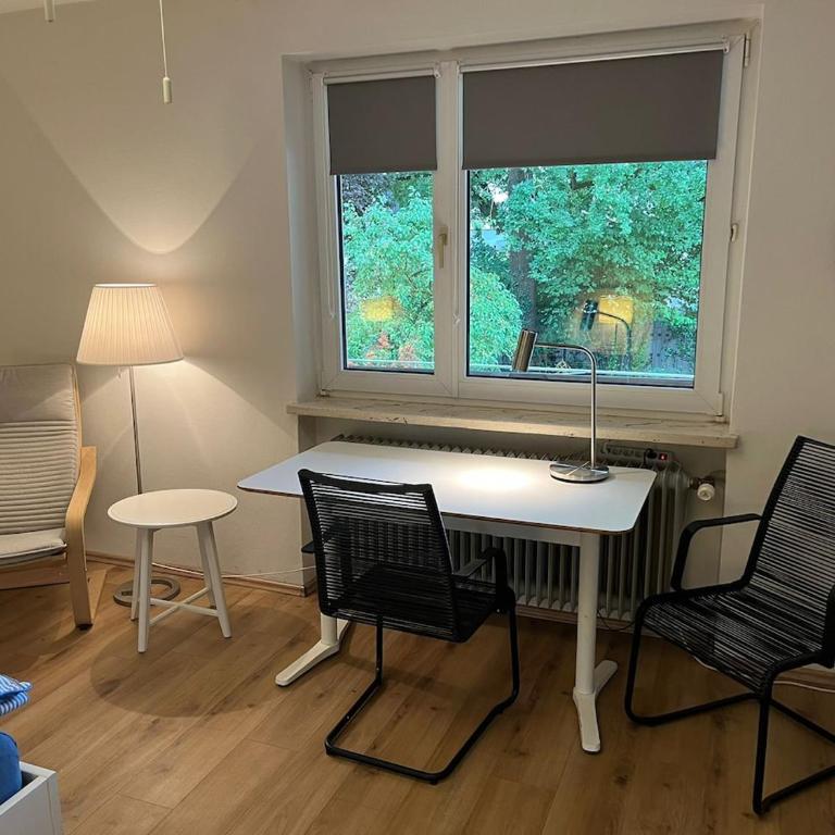 München Trudering 3 Schlafzimmer 90 qm sehr ruhig, U-S Bahn 350m - Three-Bedroom Apartment with Balcony - 5