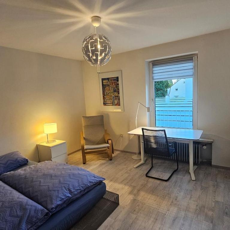 München Trudering 3 Schlafzimmer 90 qm sehr ruhig, U-S Bahn 350m - Three-Bedroom Apartment with Balcony - 3