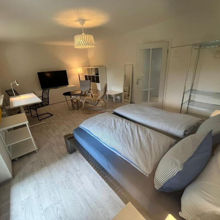 München Trudering 3 Schlafzimmer 90 qm sehr ruhig, U-S Bahn 350m - Three-Bedroom Apartment with Balcony - 1