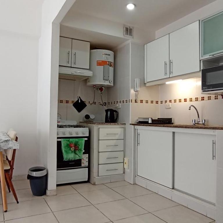 Depto San Martin, zona Centro, para 4 personas - One-Bedroom Apartment with Balcony - 7