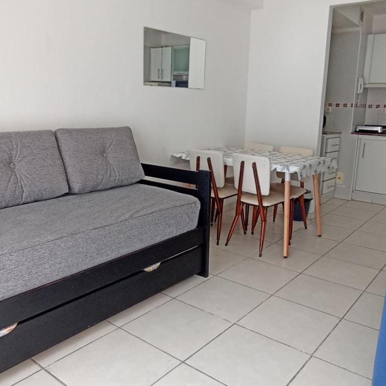 Depto San Martin, zona Centro, para 4 personas - One-Bedroom Apartment with Balcony - 13