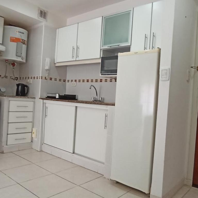 Depto San Martin, zona Centro, para 4 personas - One-Bedroom Apartment with Balcony - 9