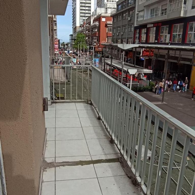 Depto San Martin, zona Centro, para 4 personas - One-Bedroom Apartment with Balcony - 16