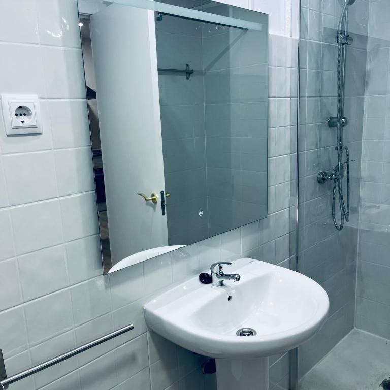 LUMINOSOS APARTAMENTOS POZUELO a 8 MINUTOS DE PALACIO REAL - Apartamento Deluxe de 2 dormitorios con balcón - 18