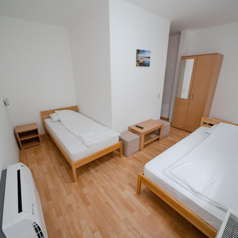 Zlatni San - Dvokrevetna Soba sa Zasebnim Krevetima i Kupatilom - 16