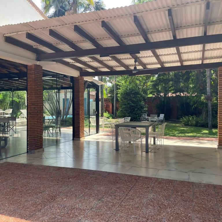 Casa con amplio patio y piscina - Vacation Home - 15