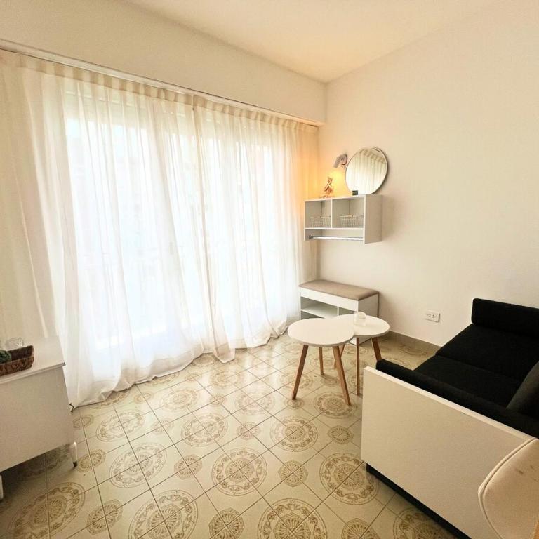 Monoambiente con balcón soleado - One-Bedroom Apartment - 28