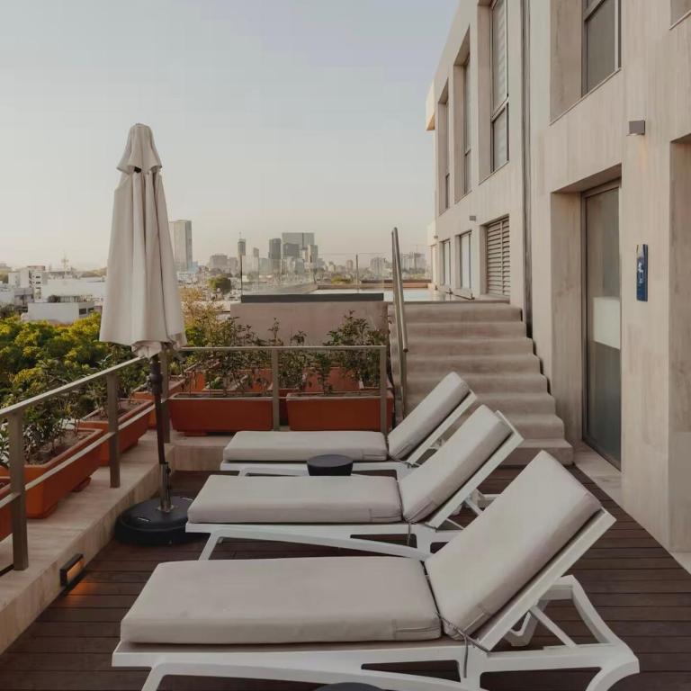 Guadalajara Skyline Retreat - Three-Bedroom Apartment - 14