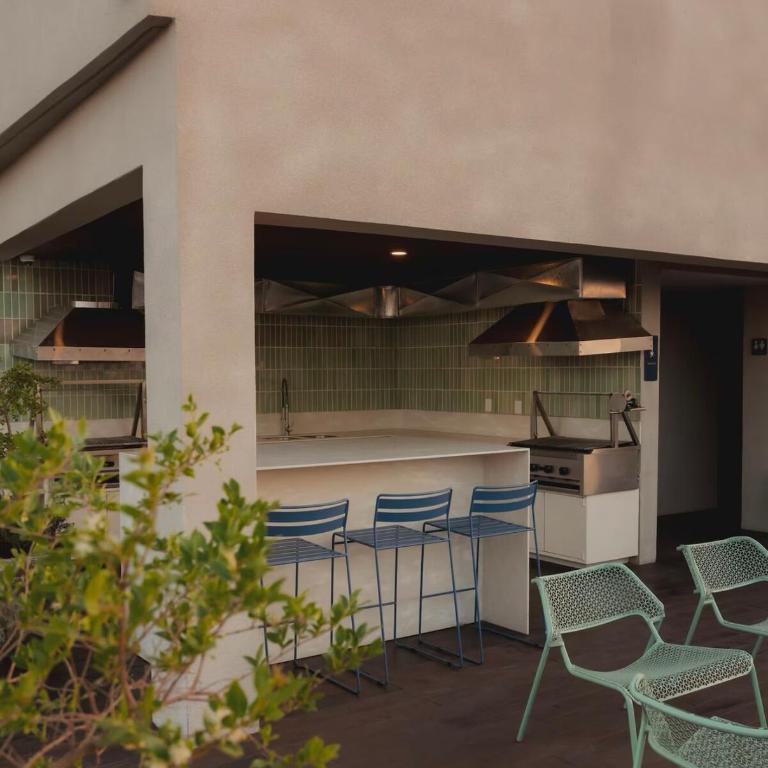 Guadalajara Skyline Retreat - Three-Bedroom Apartment - 17