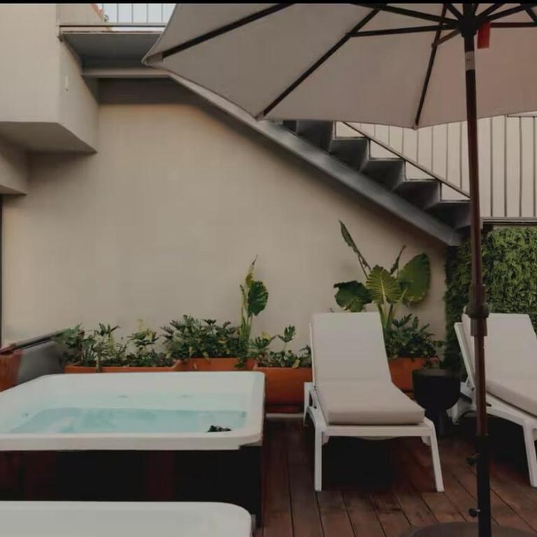 Guadalajara Skyline Retreat - Three-Bedroom Apartment - 26