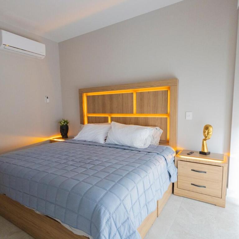 Guadalajara Skyline Retreat - Three-Bedroom Apartment - 27