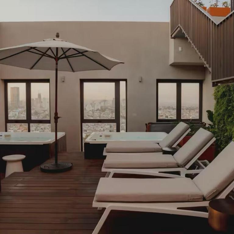 Guadalajara Skyline Retreat - Three-Bedroom Apartment - 30