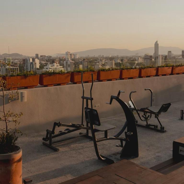 Guadalajara Skyline Retreat - Three-Bedroom Apartment - 39