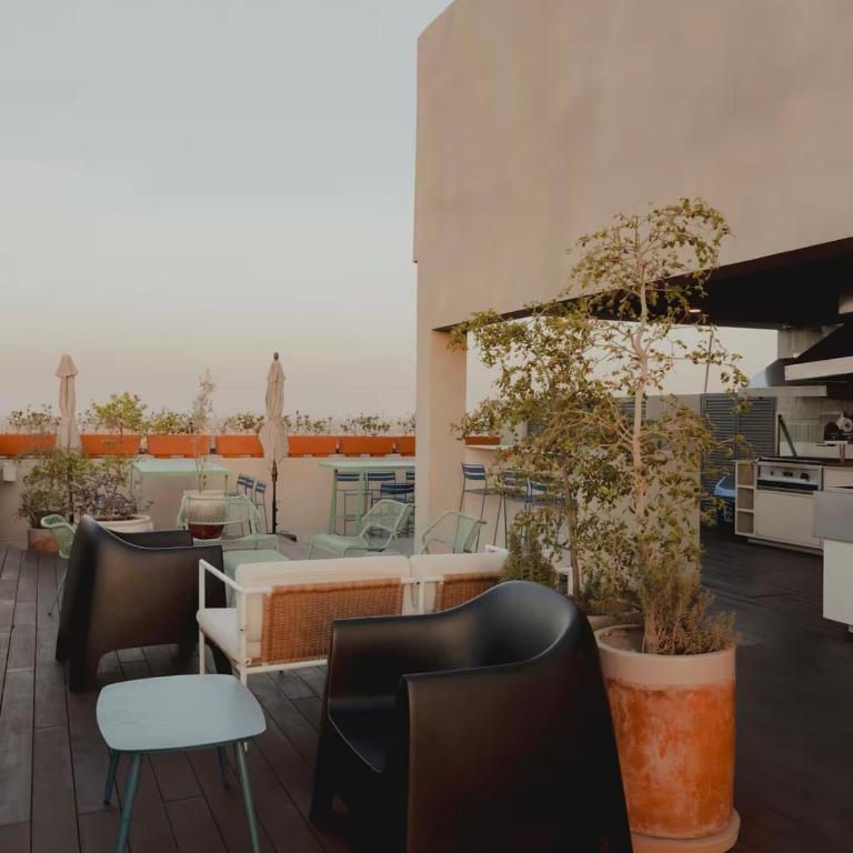 Guadalajara Skyline Retreat - Three-Bedroom Apartment - 40