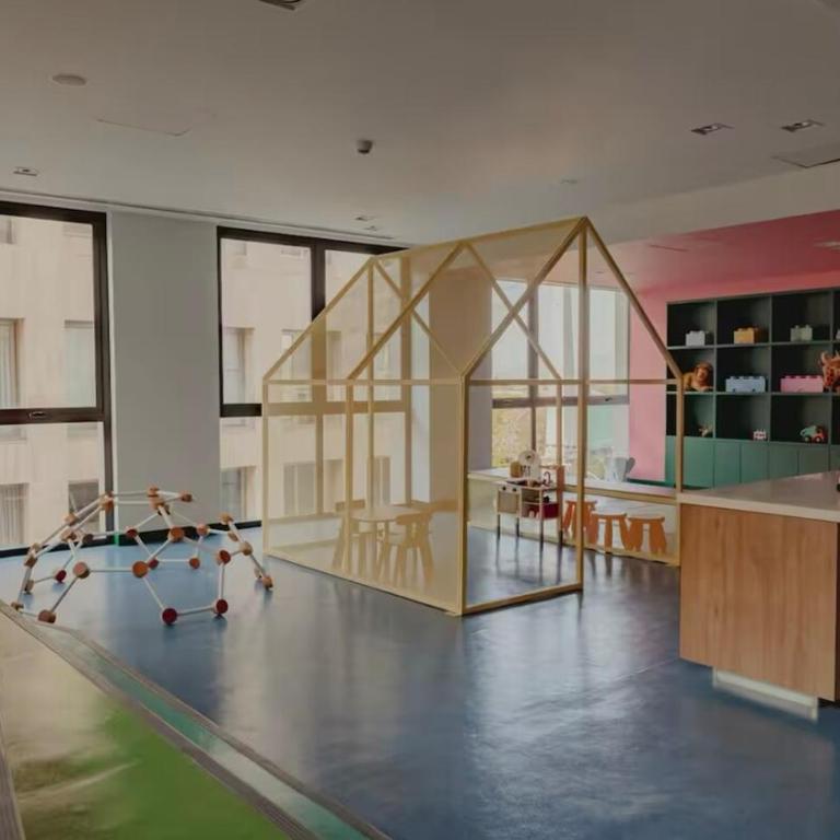 Guadalajara Skyline Retreat - Three-Bedroom Apartment - 41
