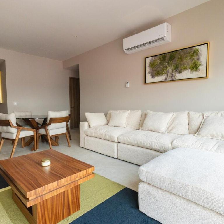 Guadalajara Skyline Retreat - Three-Bedroom Apartment - 54