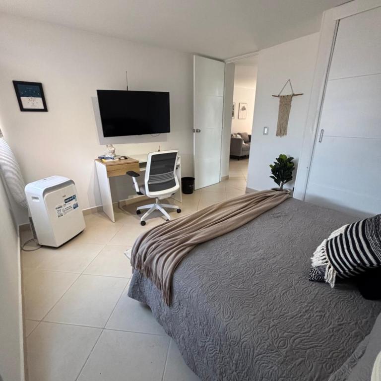Apto Medellín, central y cómodo - Apartamento de 2 dormitorios - 4