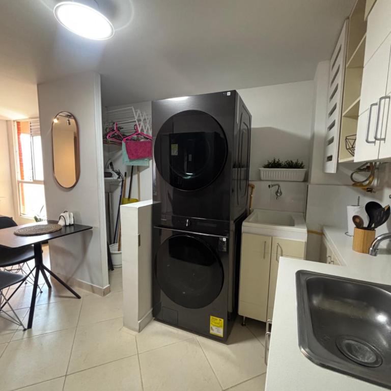 Apto Medellín, central y cómodo - Apartamento de 2 dormitorios - 21