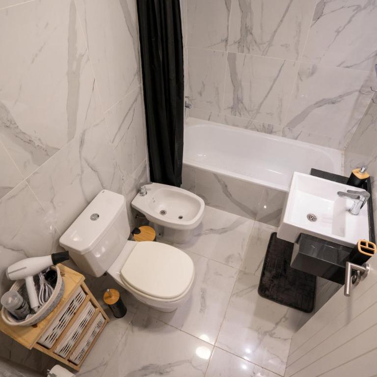 Cómodo, con cochera cerca del hospital italiano - Apartamento de 1 dormitorio - 55