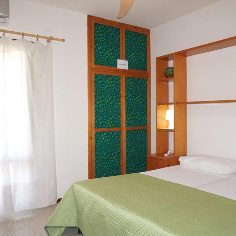 Lovely villa with a private garden - Villa - 3
