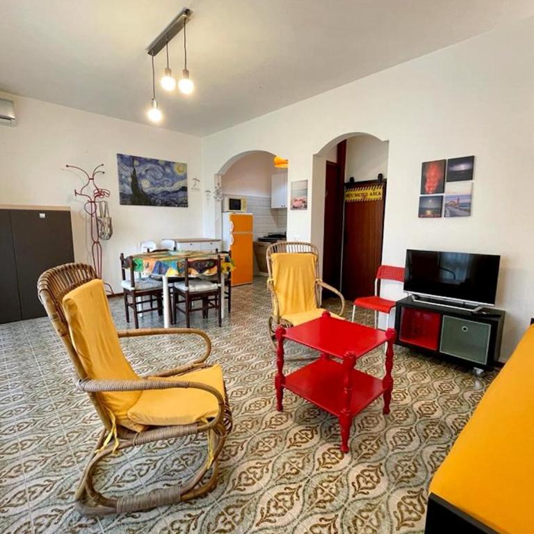 Lovely villa with a private garden - Villa - 6