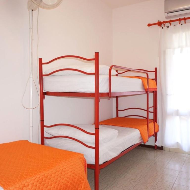 Lovely villa with a private garden - Villa - 11