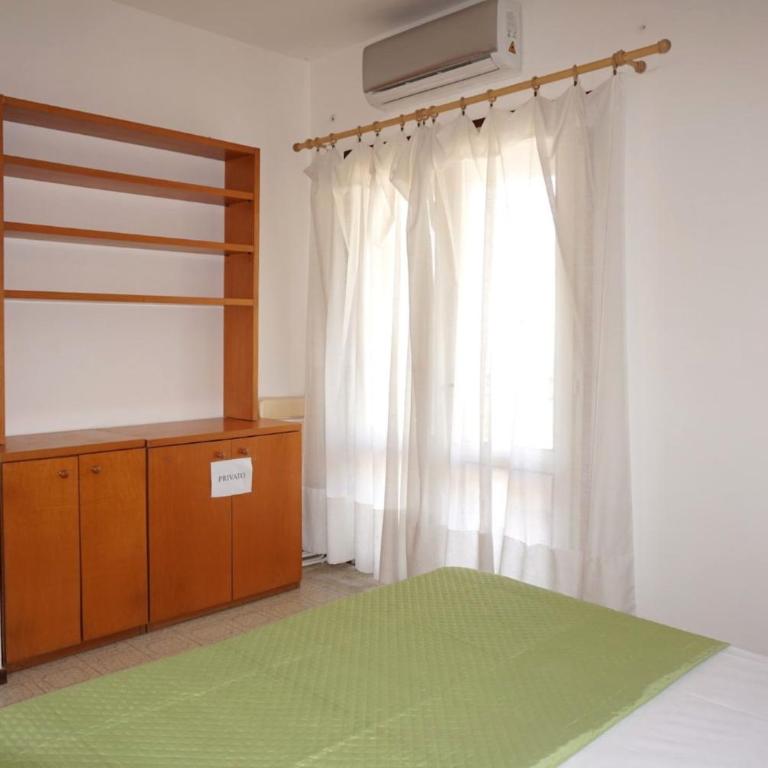 Lovely villa with a private garden - Villa - 12