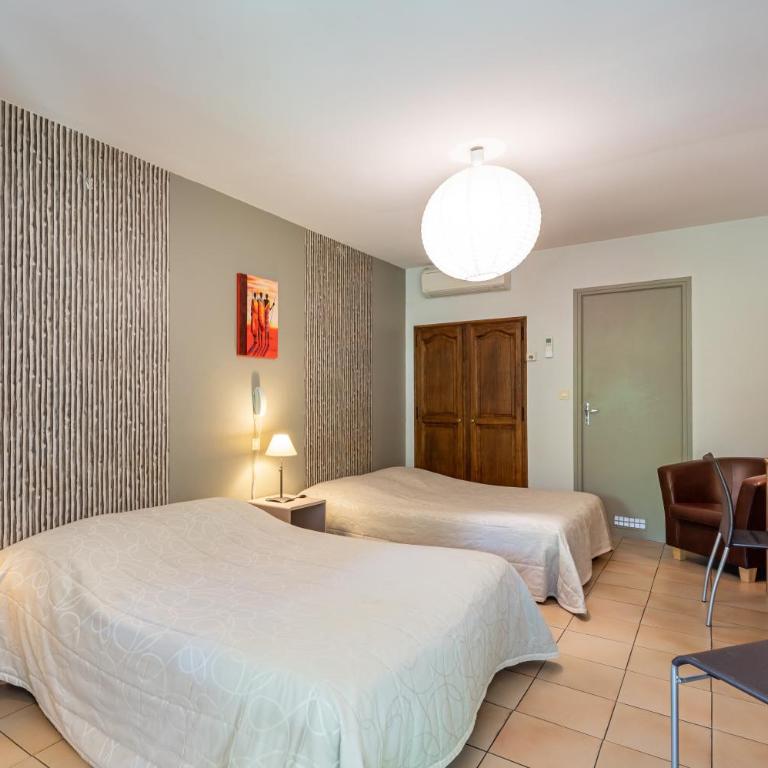 Au Saint Roch - Hôtel et Jardin - Chambre Quadruple - 5