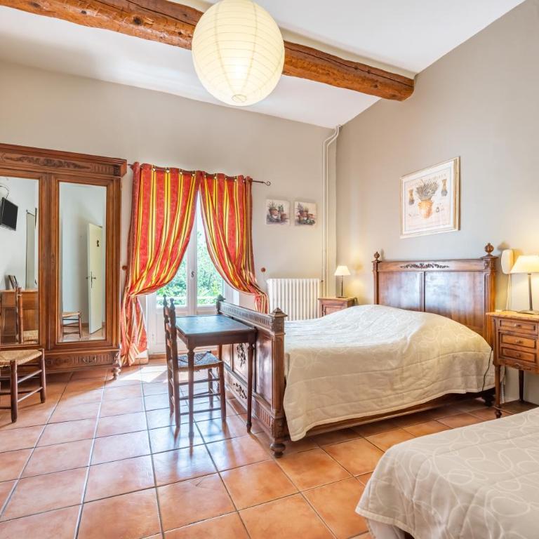 Au Saint Roch - Hôtel et Jardin - Chambre Triple - 5