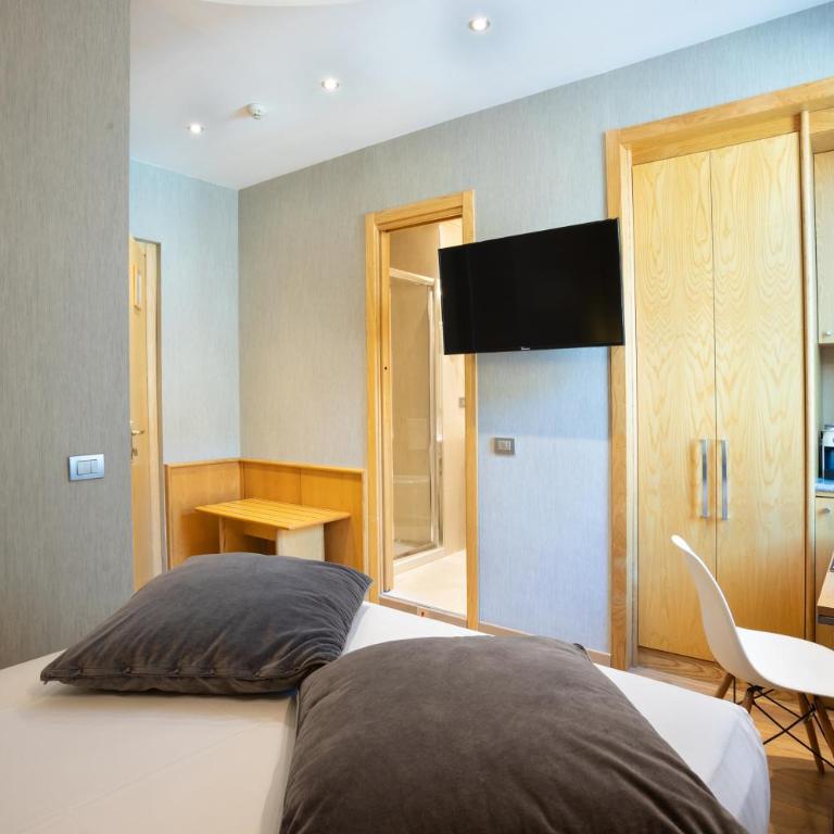 Best Western Plus Executive Hotel and Suites - Classic Double Room - 5