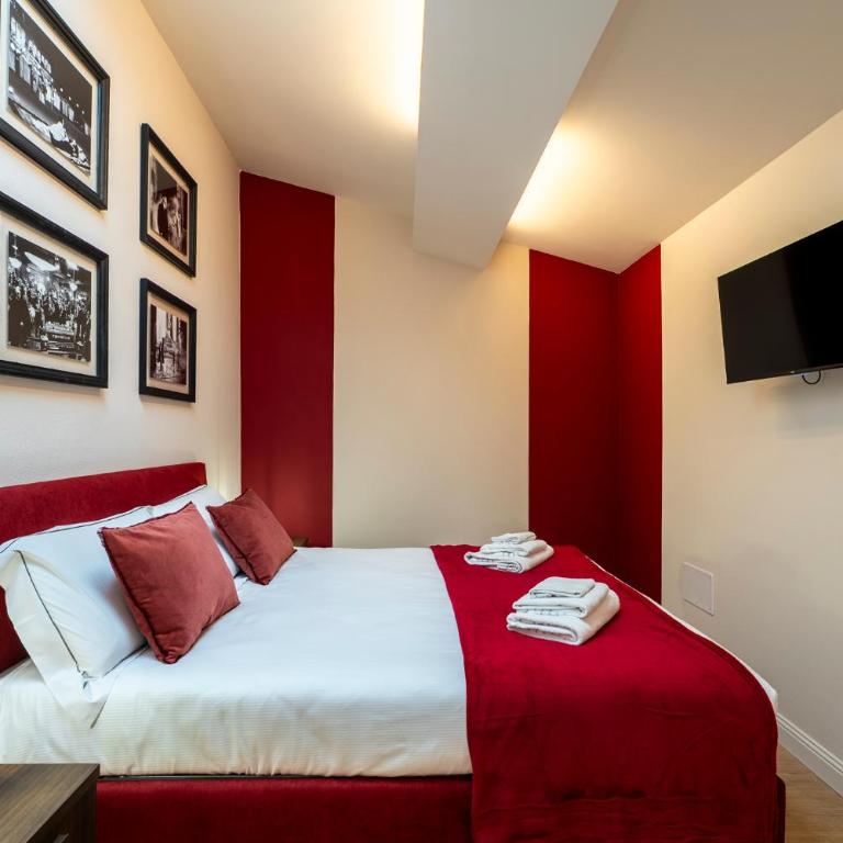 Cherubini Palace Thematic Apartment - Three-Bedroom Apartment - 6