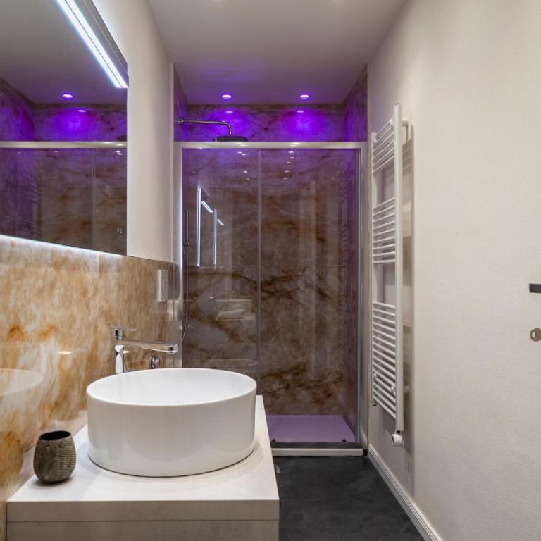 Cherubini Palace Thematic Apartment - Three-Bedroom Apartment - 4