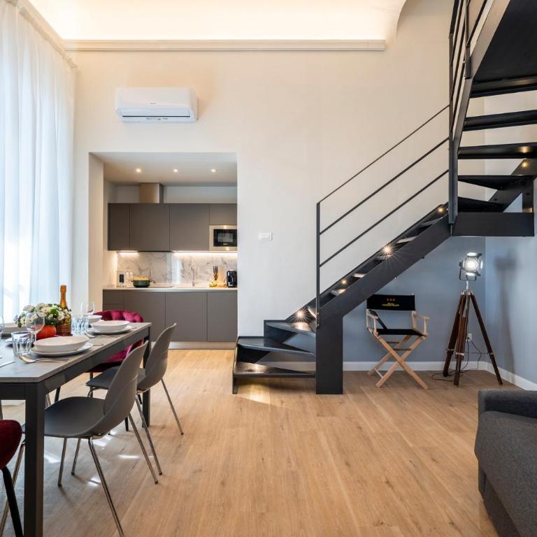 Cherubini Palace Thematic Apartment - Three-Bedroom Apartment - 1