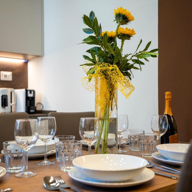 Cherubini Palace Thematic Apartment - Two-Bedroom Apartment - 12