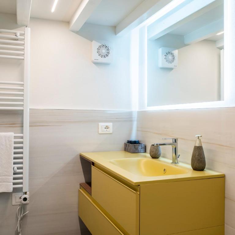 Cherubini Palace Thematic Apartment - Two-Bedroom Apartment - 16