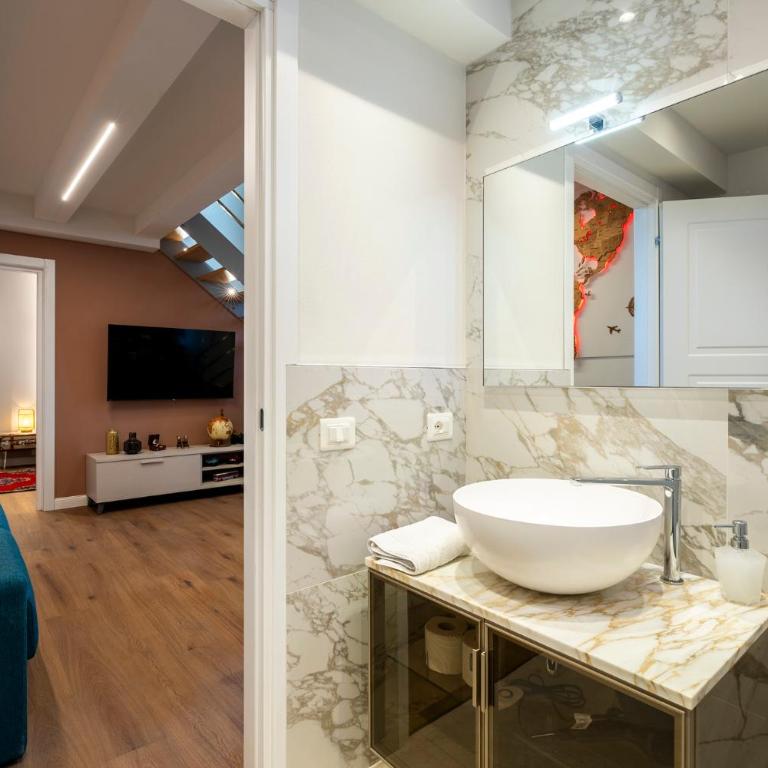 Cherubini Palace Thematic Apartment - Two-Bedroom Apartment - 27