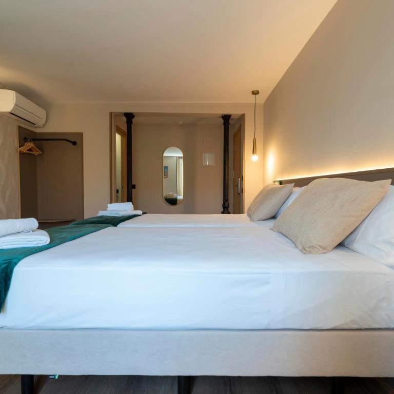 Negresco Plaza Mayor - Habitación Doble Deluxe - 1 o 2 camas - 4
