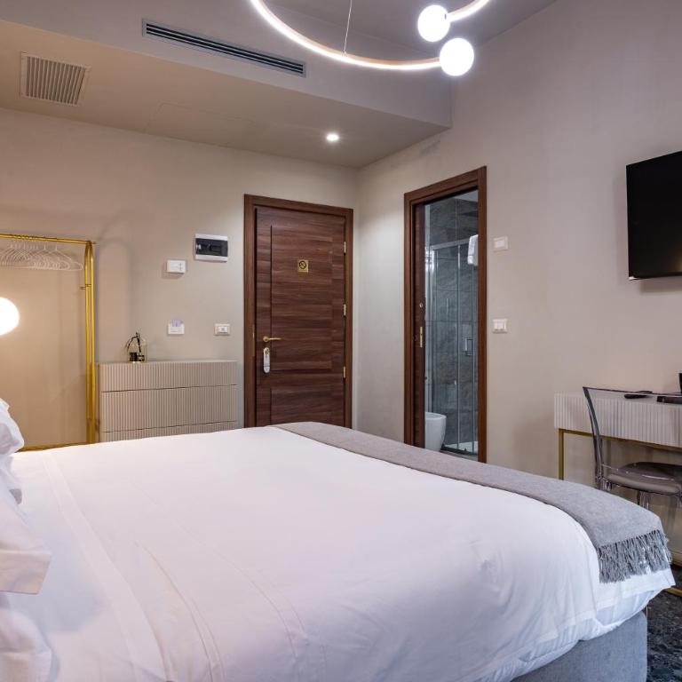 Roma suite hotel - Camera Matrimoniale Deluxe con Balcone - 1