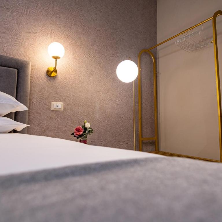 Roma suite hotel - Camera Matrimoniale Deluxe con Balcone - 8